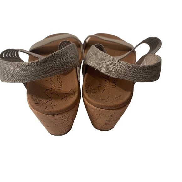 Skechers Luxe Foam Strappy Stretch Bands Womens Wedge Taupe Shoes Size8.5 - Picture 4 of 6